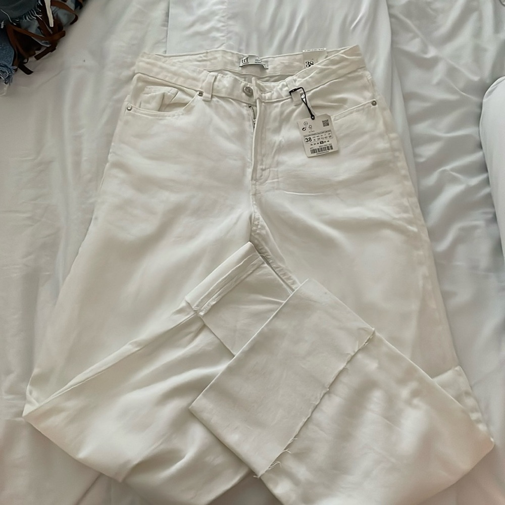 Brand New White cuffed Zara jeans!